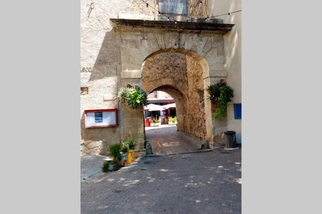 Character Filled House Overlooking The River Cesse Bize-Minervois Exterior photo